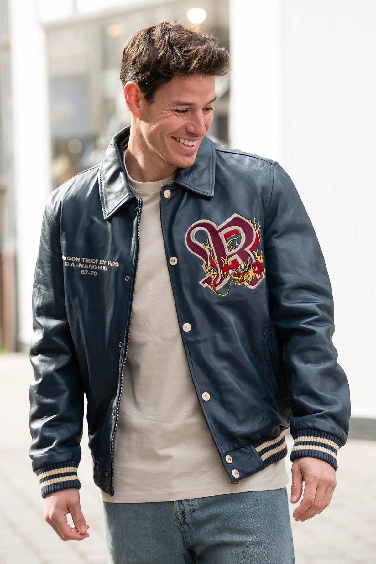 Navy blue leather teddy jacket with shirt collar and embroidery - Image n°6