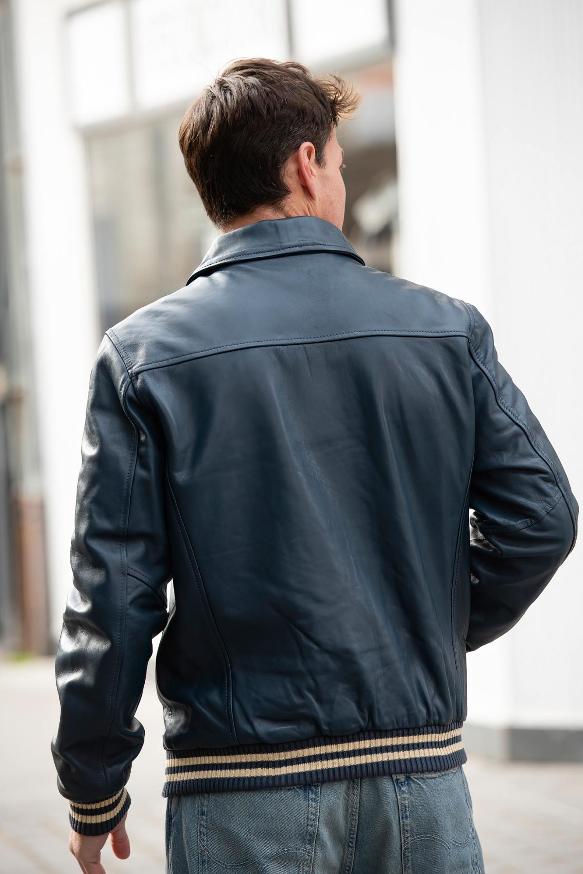 Redskins' navy sheepskin jacket with teddy and shirt collar details. - Image n°4