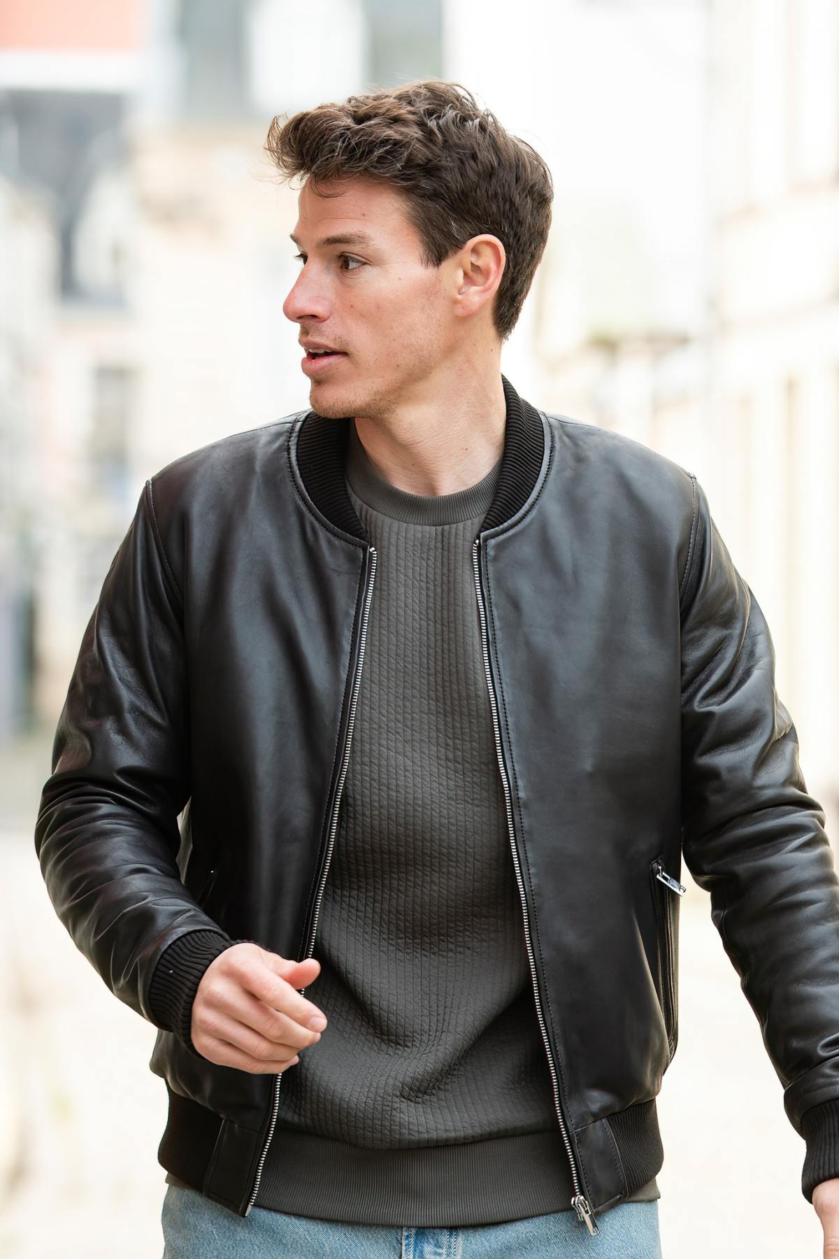 Black leather bomber jacket for men - Image n°2