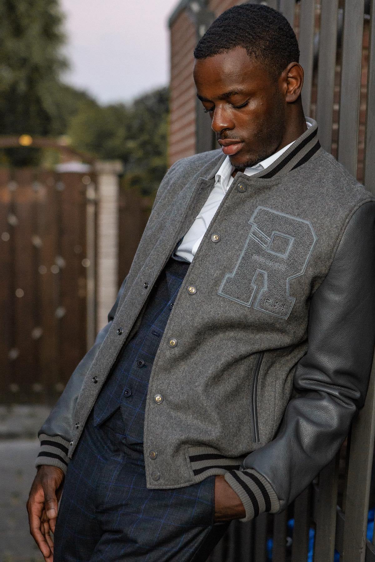 Grey varsity jacket: cowhide leather, teddy sleeves, Redskins "R". - Image n°1