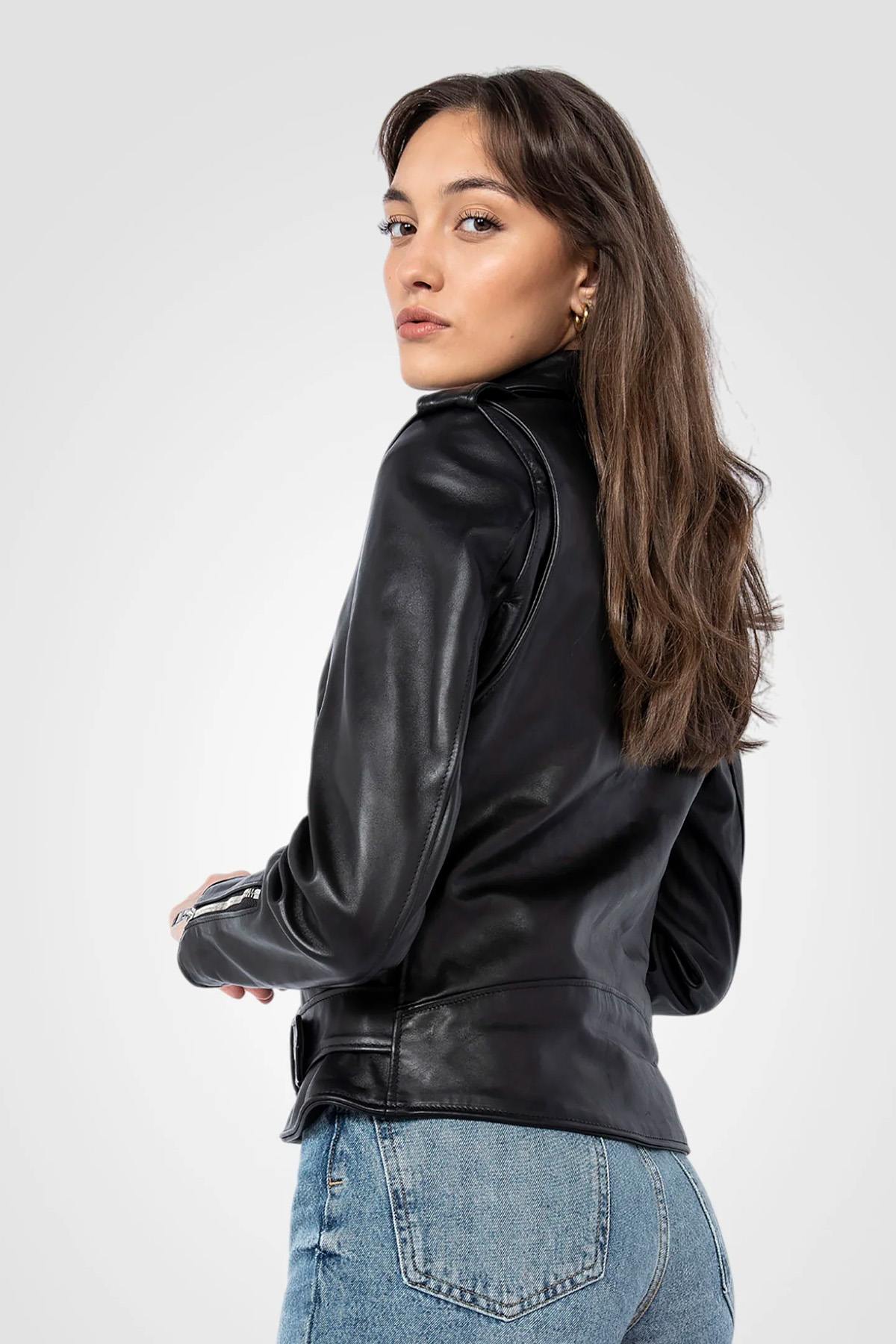 A slim women's Perfecto® in naked cowhide, crafted by Schott NYC. - Image n°5