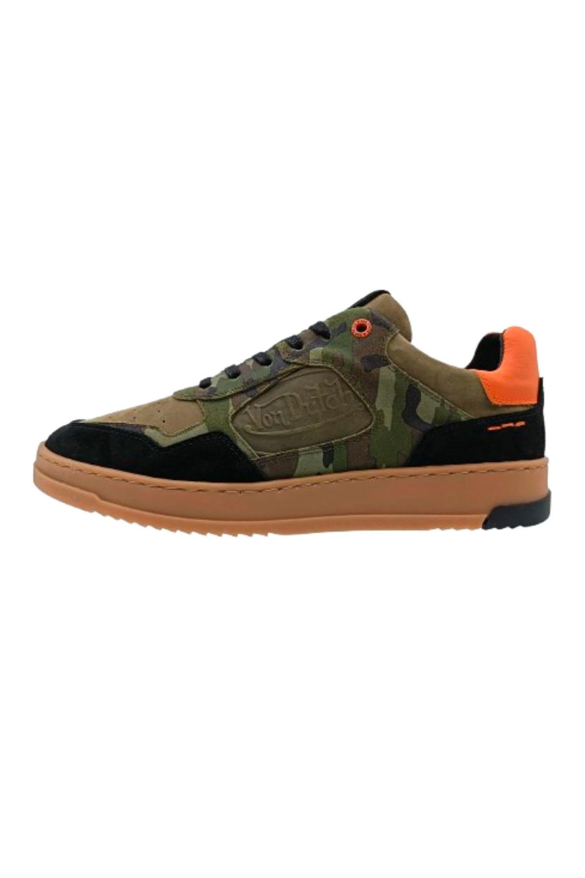 Camouflage and orange leather sneakers - Image n°1