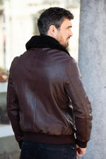 Eco-conscious aviator: vegetable-tanned sheepskin, aged for style. - Image n°3