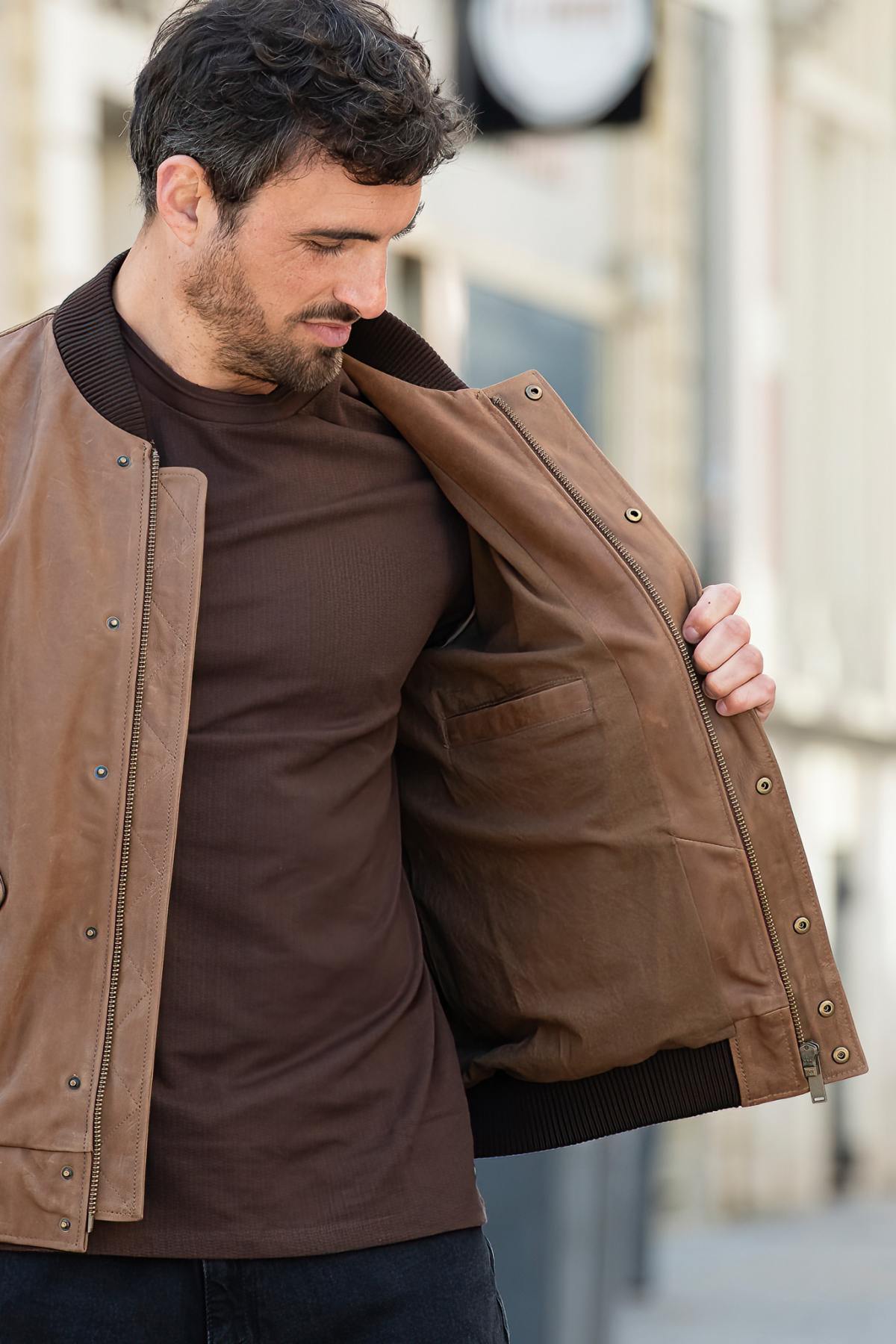 Elegant caramel-colored leather teddy jacket with embroidery - Image n°14