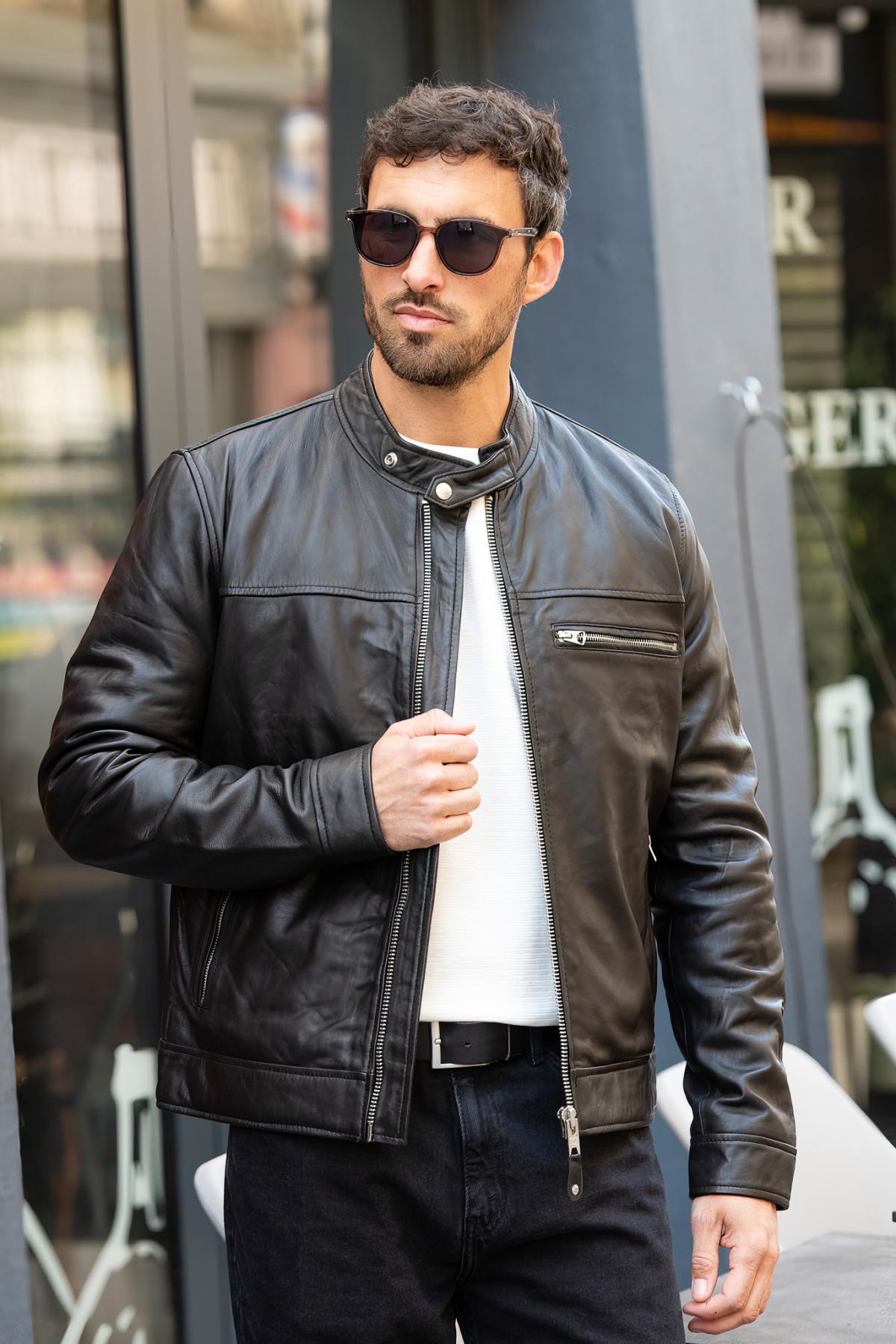 Schott's LCAIDAN BLACK: a lambskin biker jacket with minimalist lines. - Image n°1