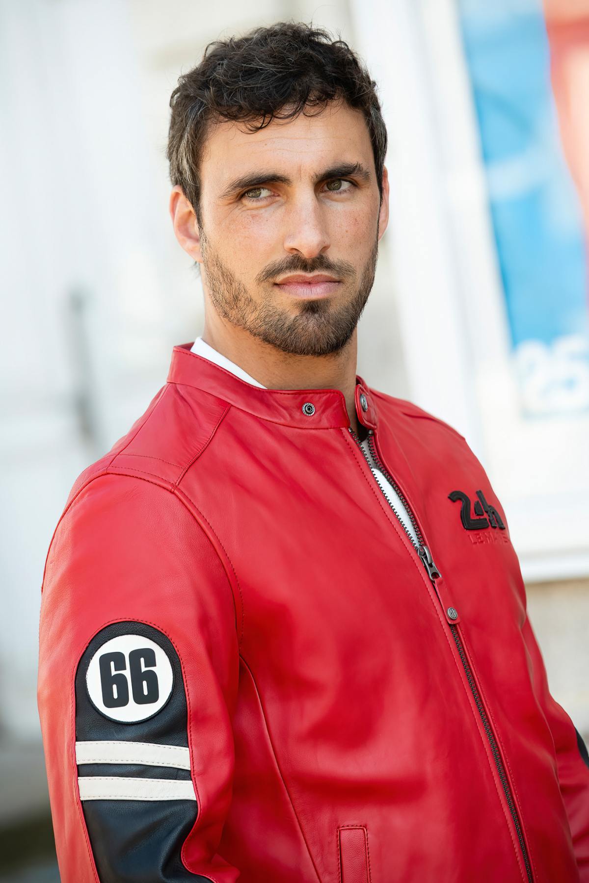 McQueen's legacy in red: a soft, lightweight lambsheep leather jacket. - Image n°2