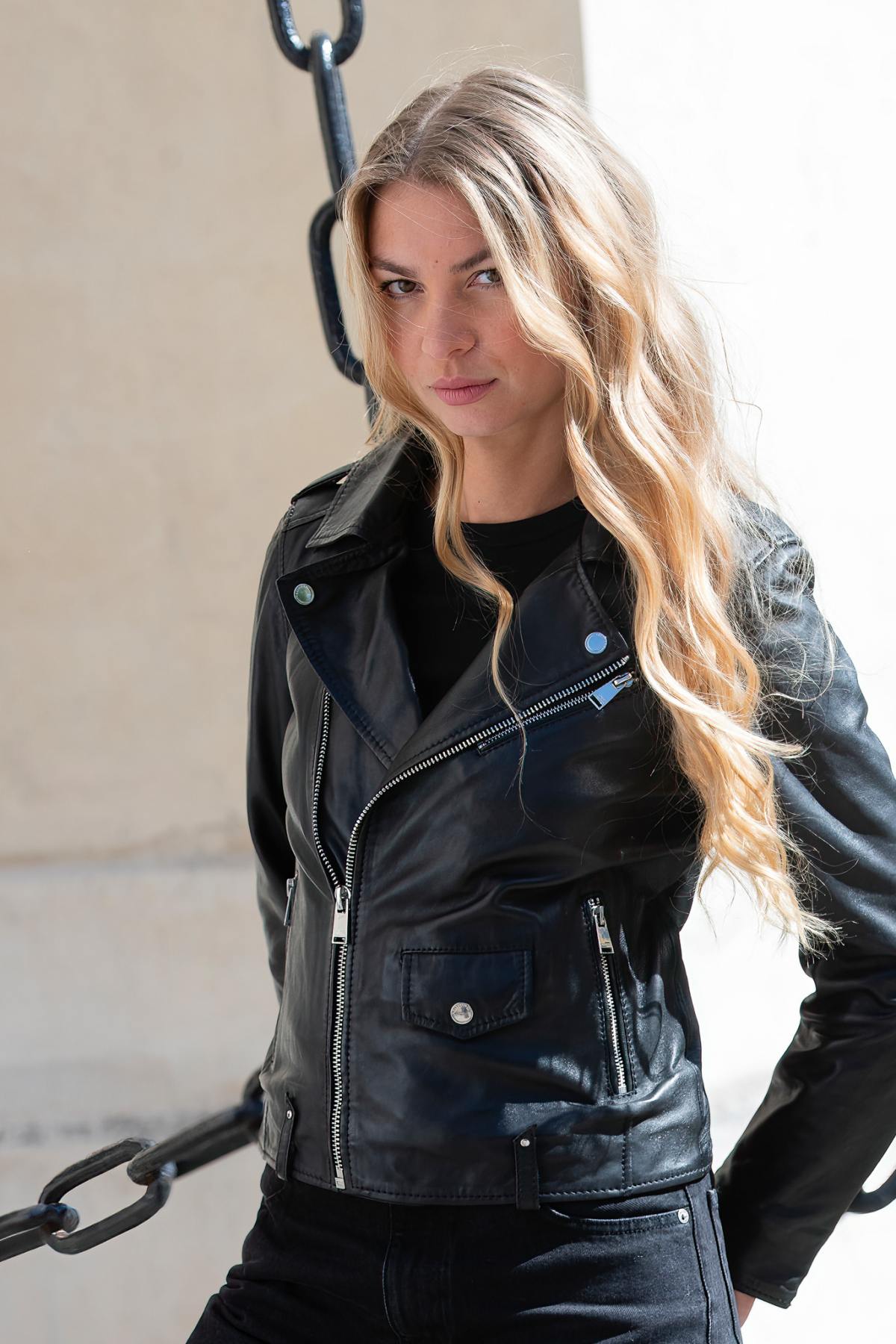 The PARIS BLACK: a slim black lambskin perfecto with rock edge. - Image n°2