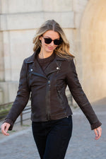 Women's brown nubuck biker jacket, slim fit for spring and summer. - Image n°1