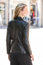 Lightweight and elegant black leather jacket - Image n°3