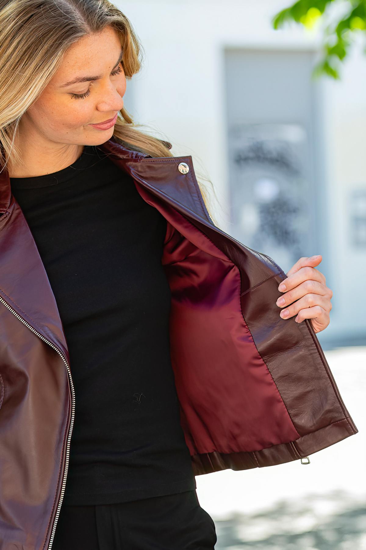 Chic burgundy beaded leather biker jacket - Image n°6