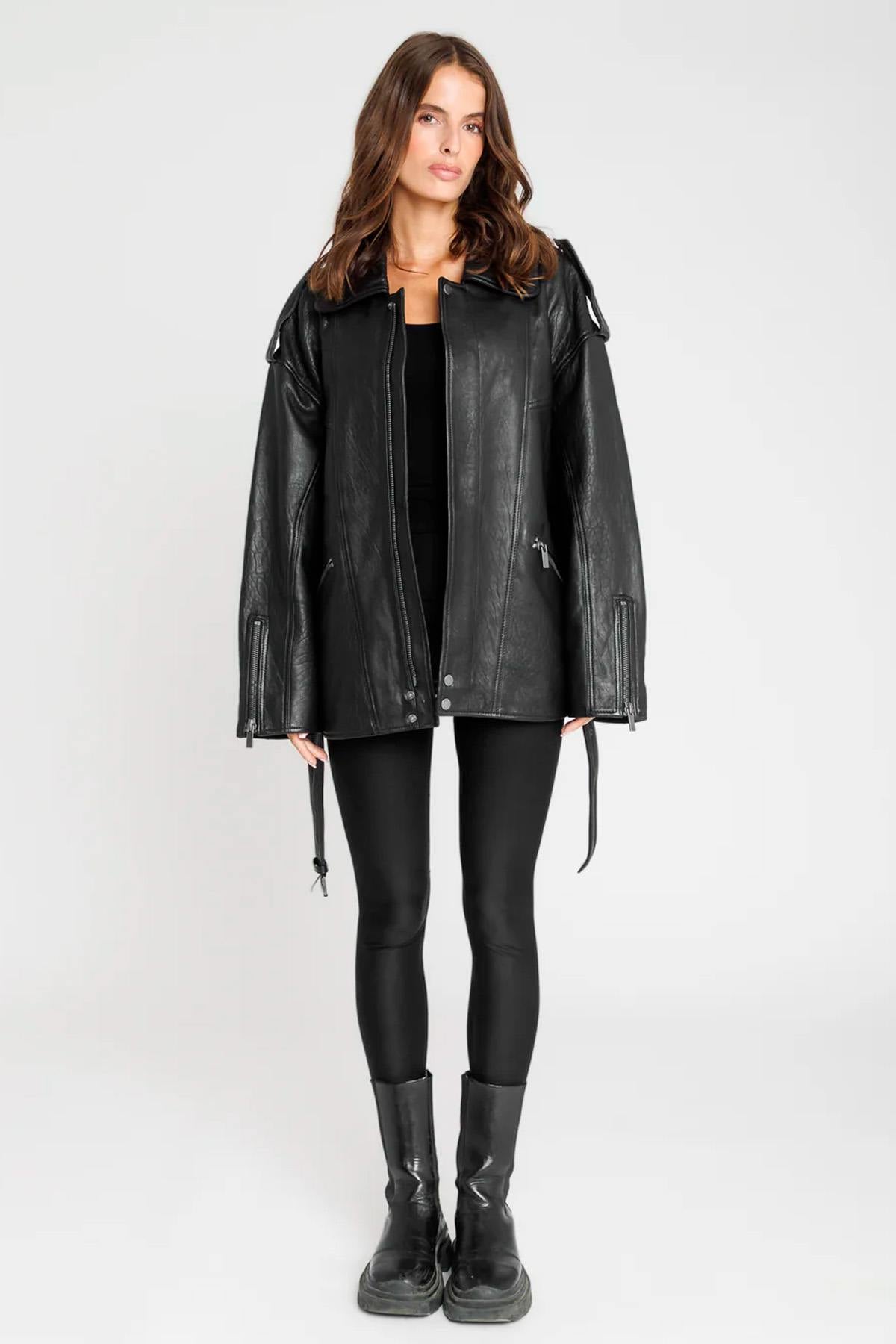 Trendy oversized black leather jacket for women - Image n°3