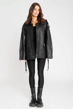 Trendy oversized black leather jacket for women - Image n°3