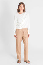 Sand-colored leather trousers with elasticated waistband - Image n°2