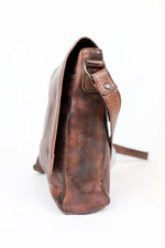 Brown oiled cowhide crossbody bag - Image n°4