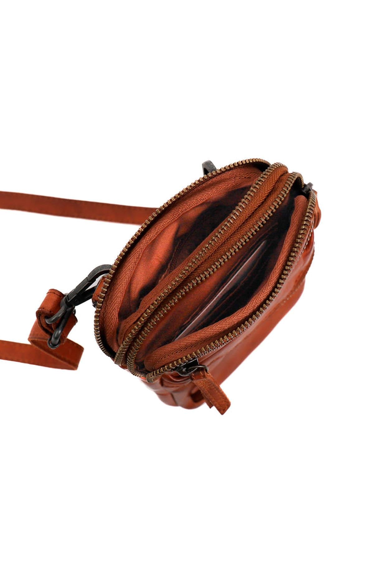 Cognac leather bag with embossed logo - Image n°3