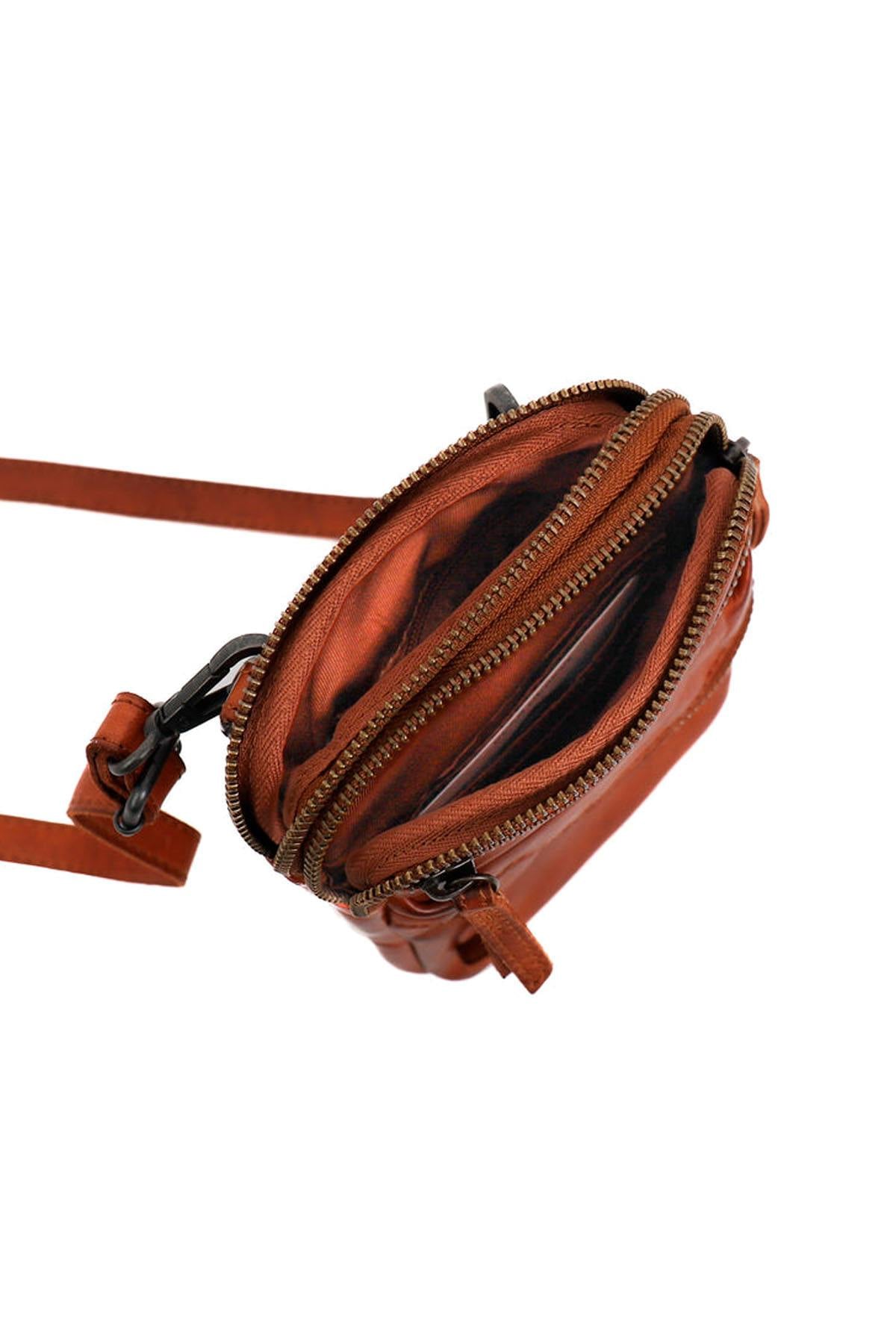 Cognac leather bag with embossed logo - Image n°3