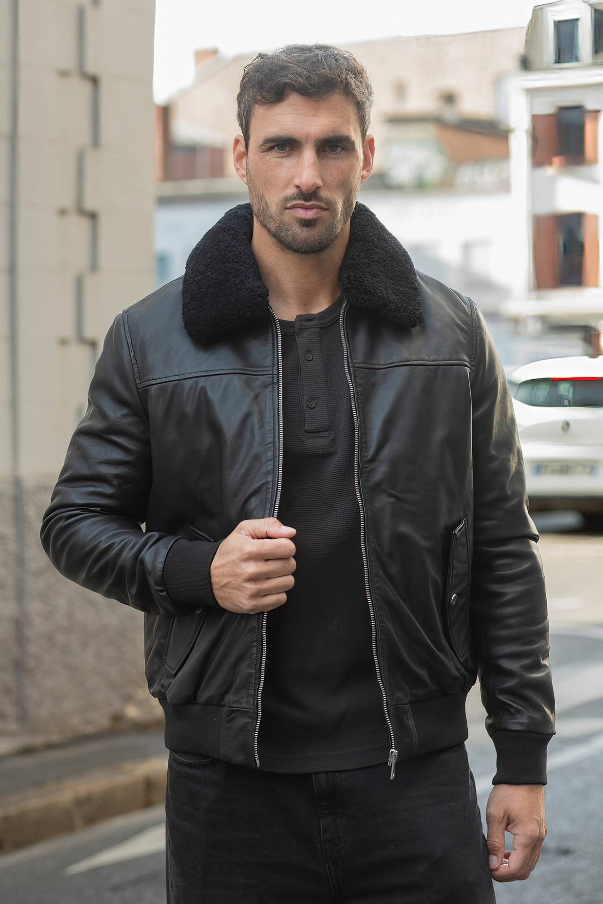 Versatile 3-in-1 black leather jacket - Image n°2