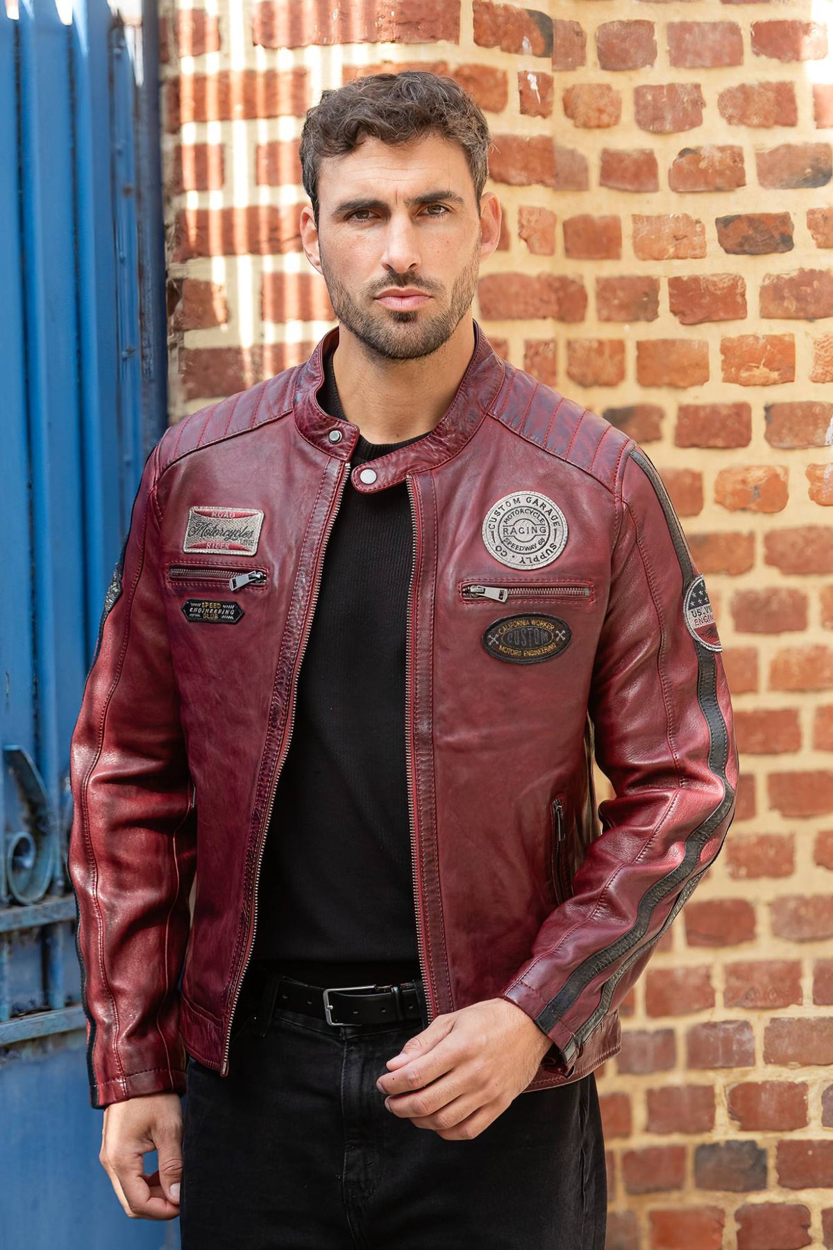 Dark red leather biker jacket, vintage racing style - Image n°1