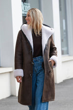 Long hooded brown shearling leather coat - Image n°1