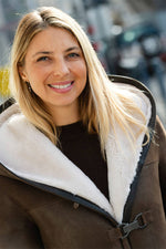 Long hooded brown shearling leather coat - Image n°5