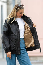 Schott's washed lambskin aviator, oversized for a modern, relaxed fit. - Image n°7
