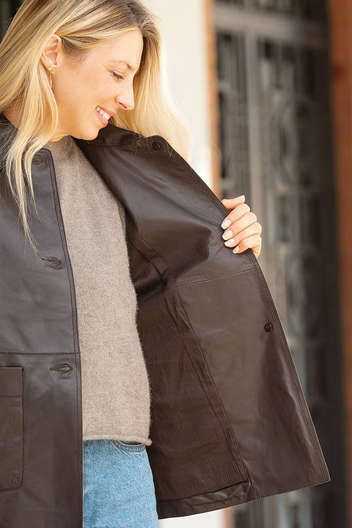 Lightweight brown leather jacket with shirt collar - Image n°3