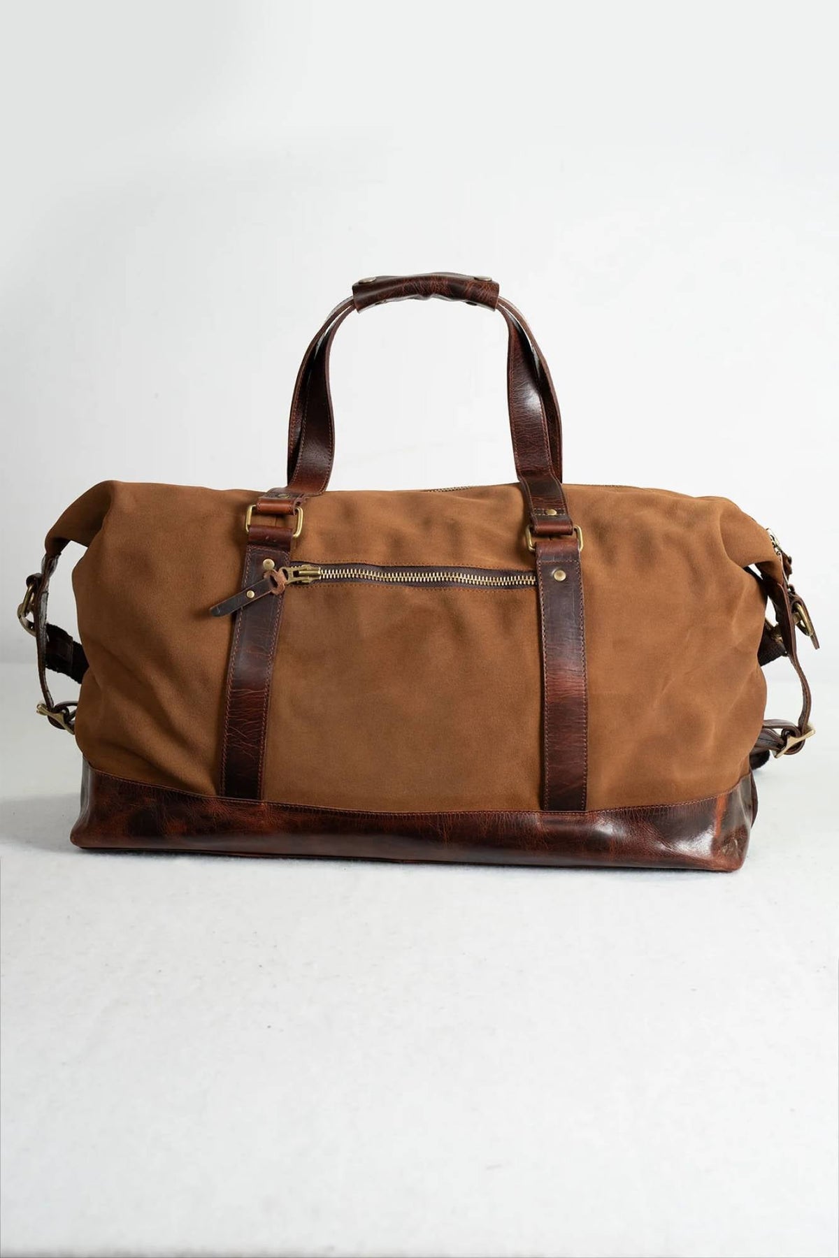 Characterful suede leather travel bag - Image n°2