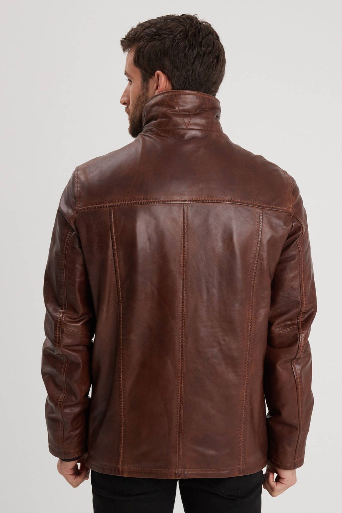 Mid-length bison sheepskin leather jacket, elegant and functional. - Image n°3