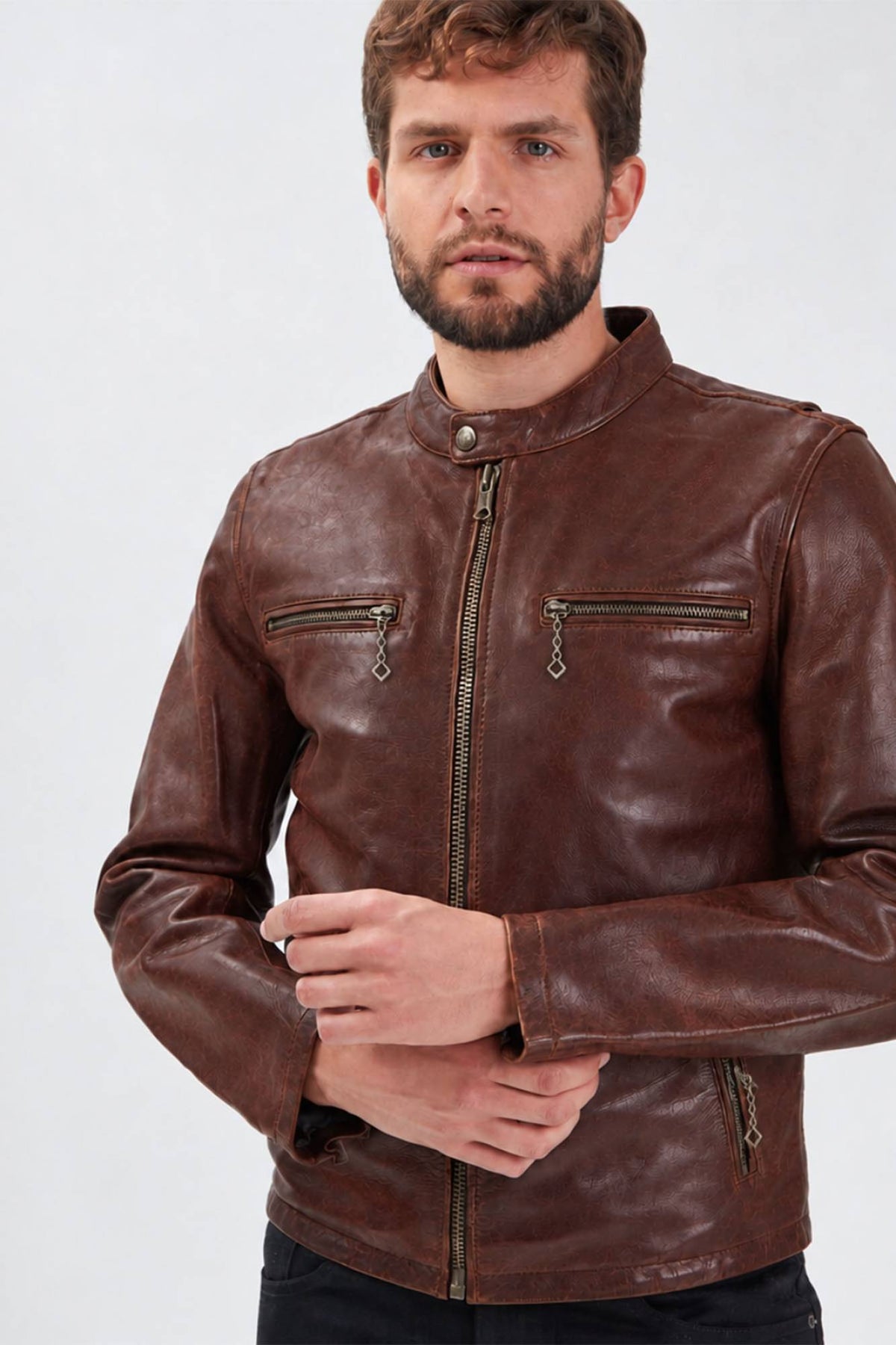 Thick cowhide leather jacket in cognac. Vintage style. - Image n°1