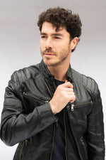 Black lambskin biker-collar jacket with quilted shoulders - Image n°5