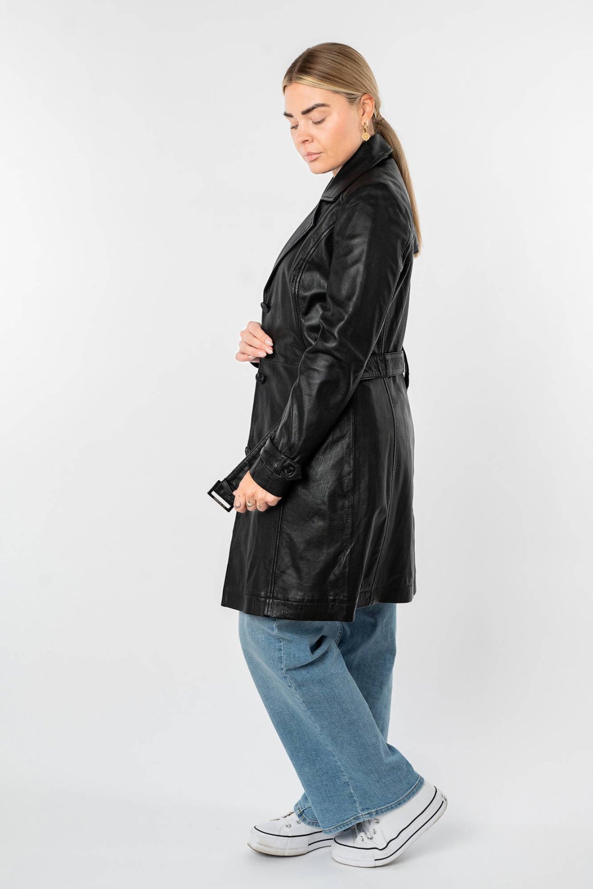 Women's black leather coat inspired by the trench coat - Image n°2