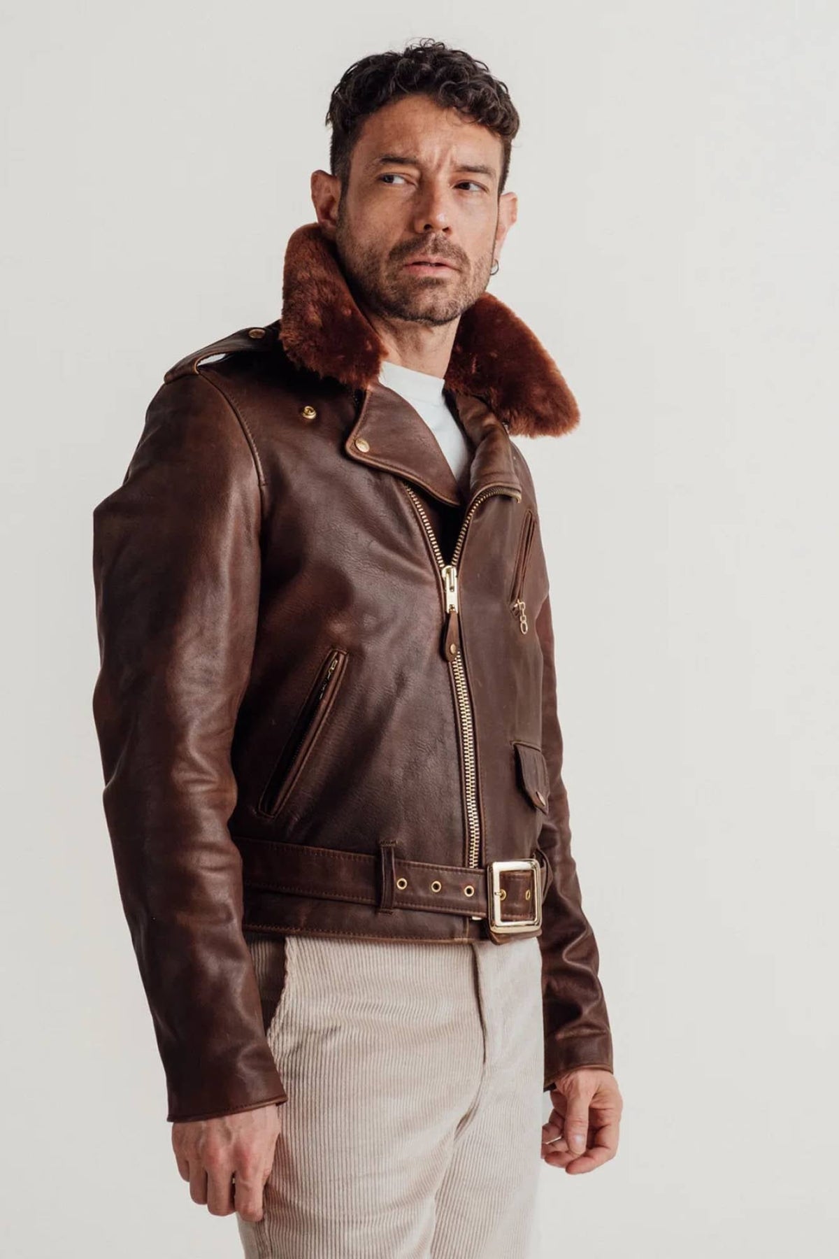 Brown Perfecto® jacket with removable collar, supple Horween horsehide - Image n°2
