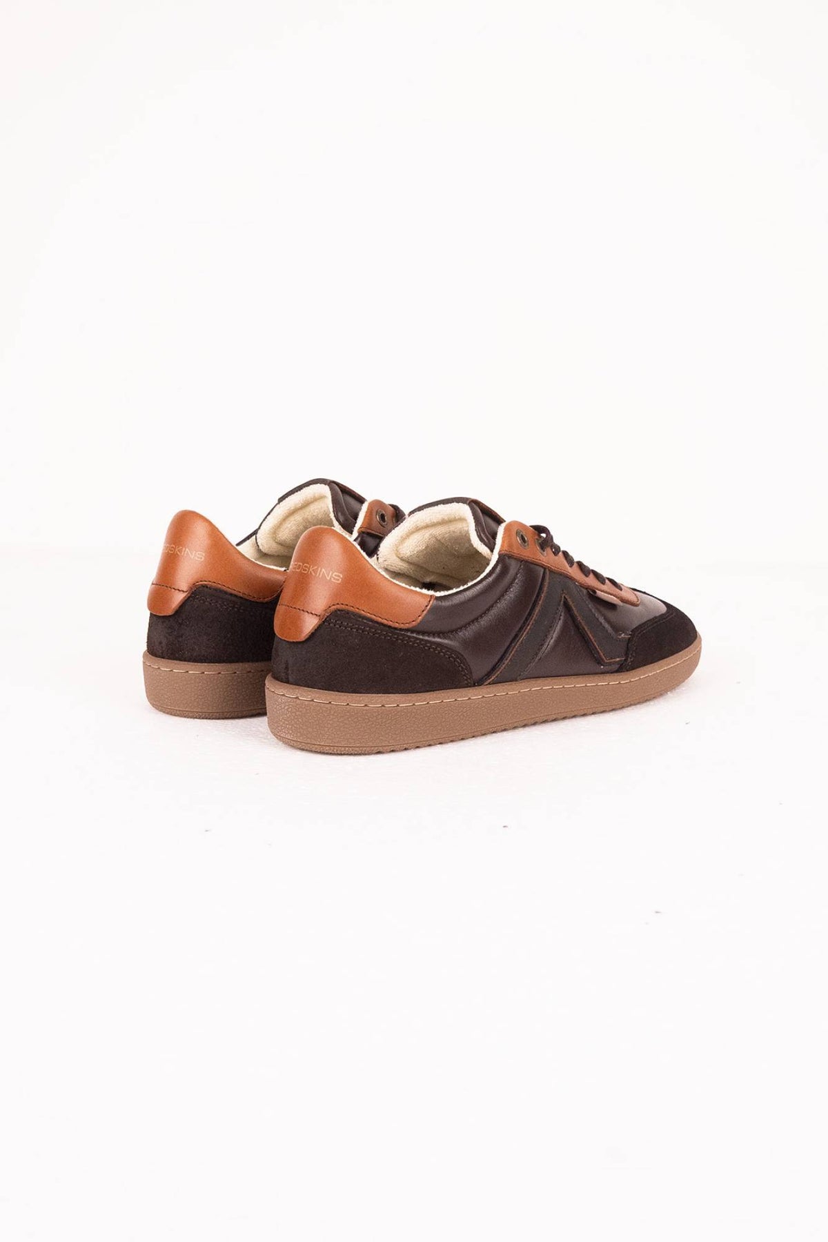Low-top chestnut and cognac leather sneakers for men - Image n°2