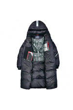 Long black down jacket in extreme cold - Image n°12