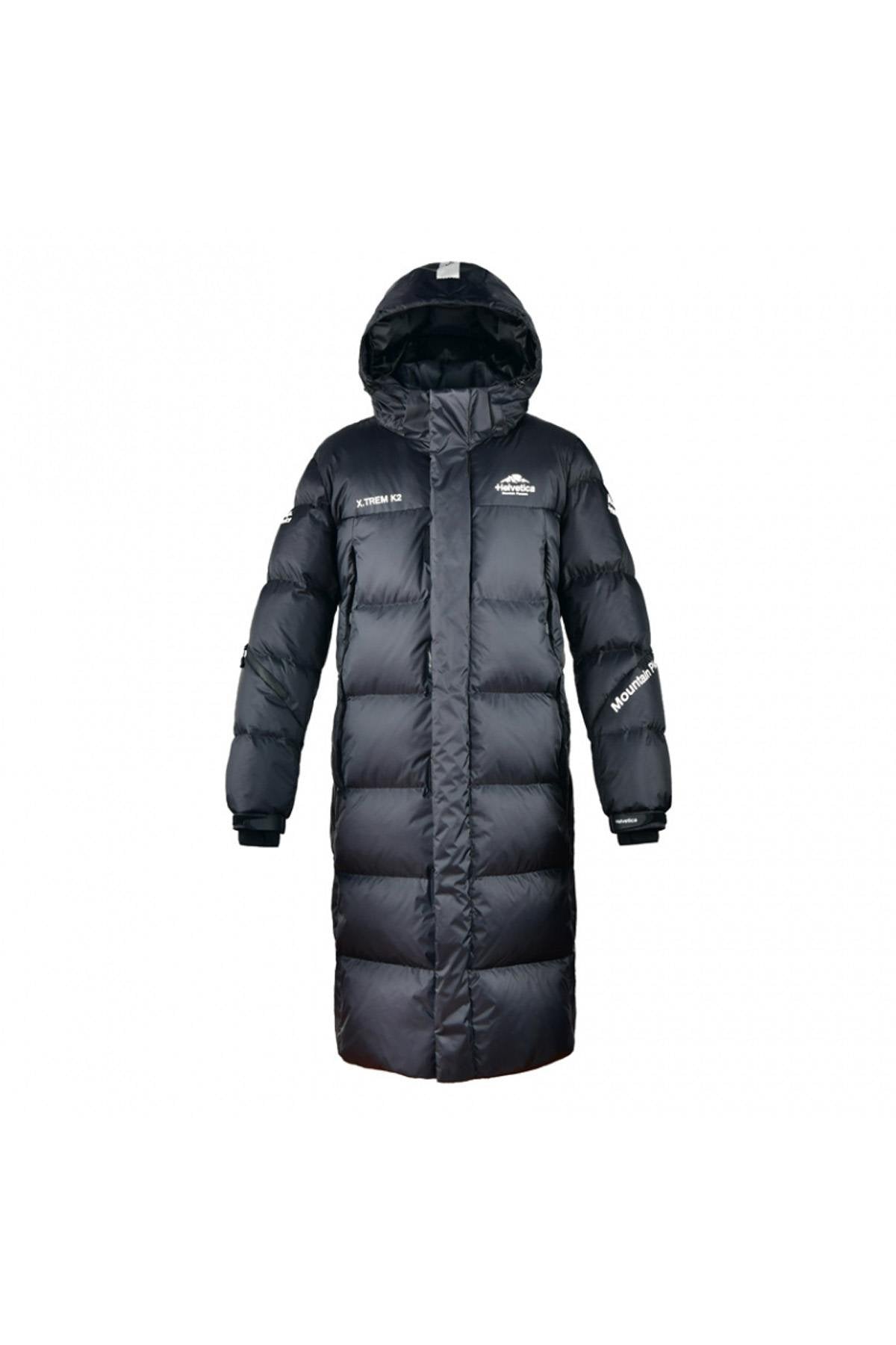 Long black down jacket in extreme cold - Image n°9