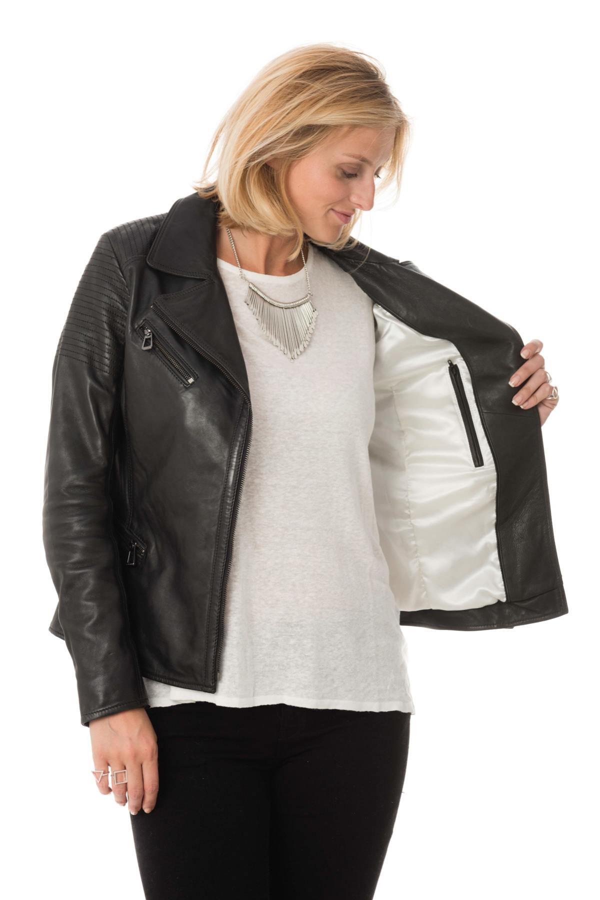 Rose Garden perfecto in black sheepskin - Image n°11