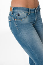 Women's blue slim 7/8 jeans - Image n°4