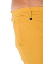 Mustard yellow skinny pleated pants - Image n°3