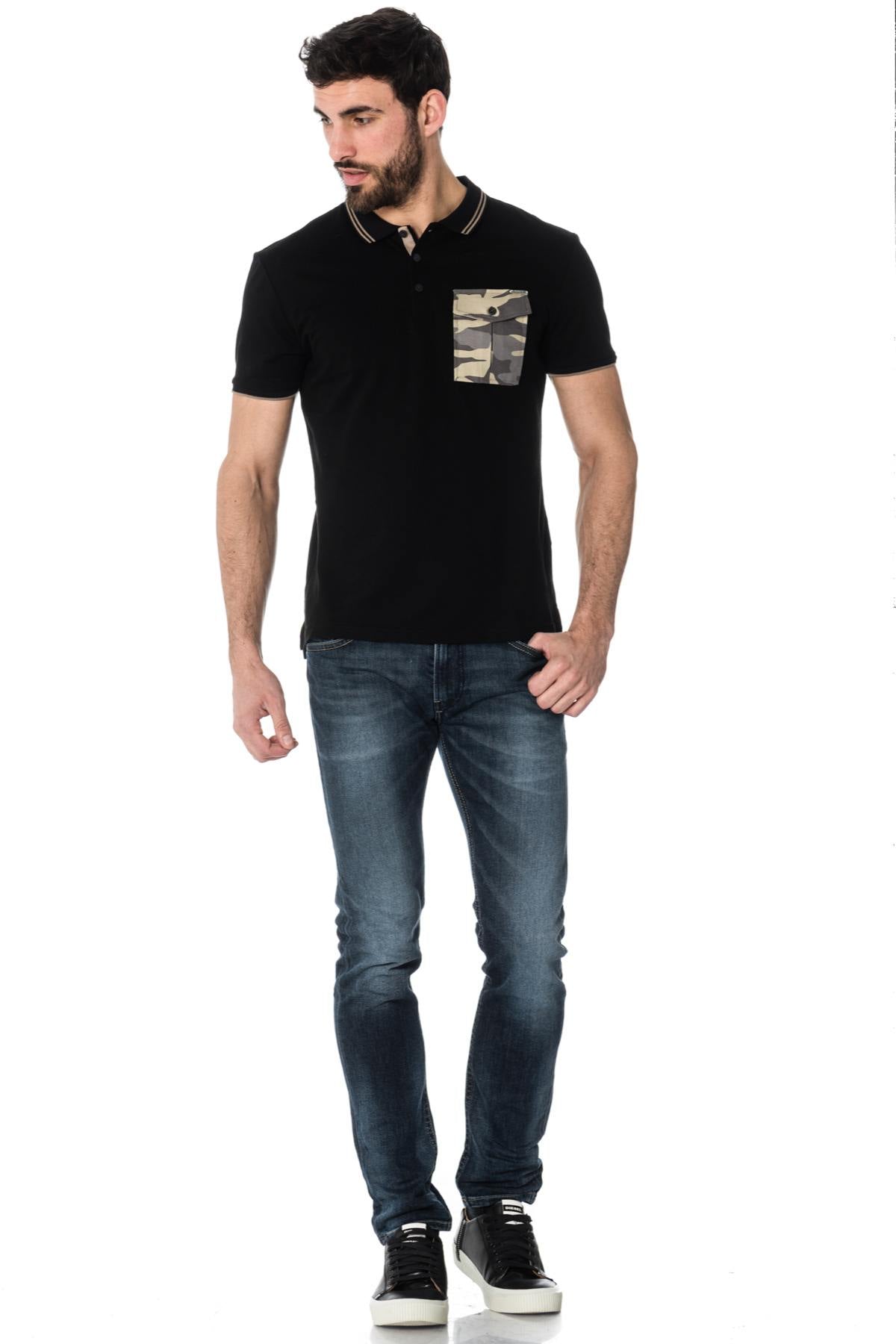 Black polo shirt with contrasting camouflage print pocket - Image n°2