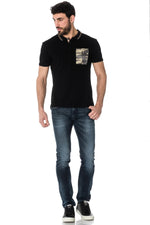 Black polo shirt with contrasting camouflage print pocket - Image n°2
