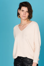 Fine knit V-neck sweater - Image n°1