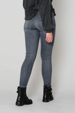 Slim gray 7/8 jeans - Image n°6