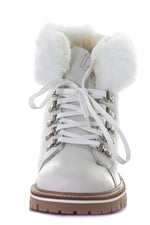 White fur-lined ankle boots - Image n°6