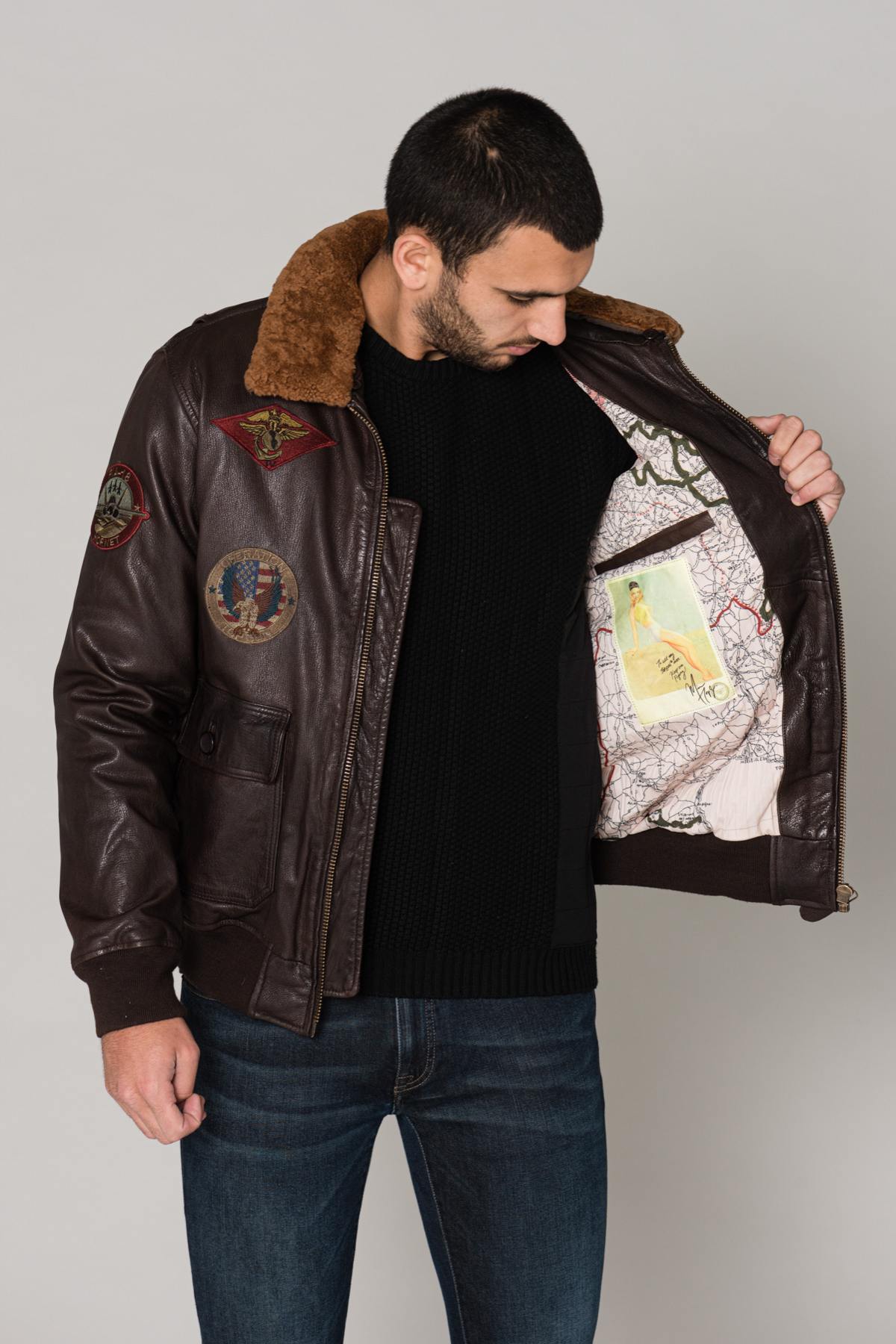 Brown aviator with patches - Image n°6