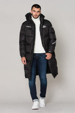 Long black down jacket in extreme cold - Image n°2