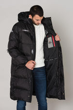 Long black down jacket in extreme cold - Image n°8