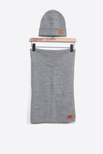 Gray hat and scarf box - Image n°1