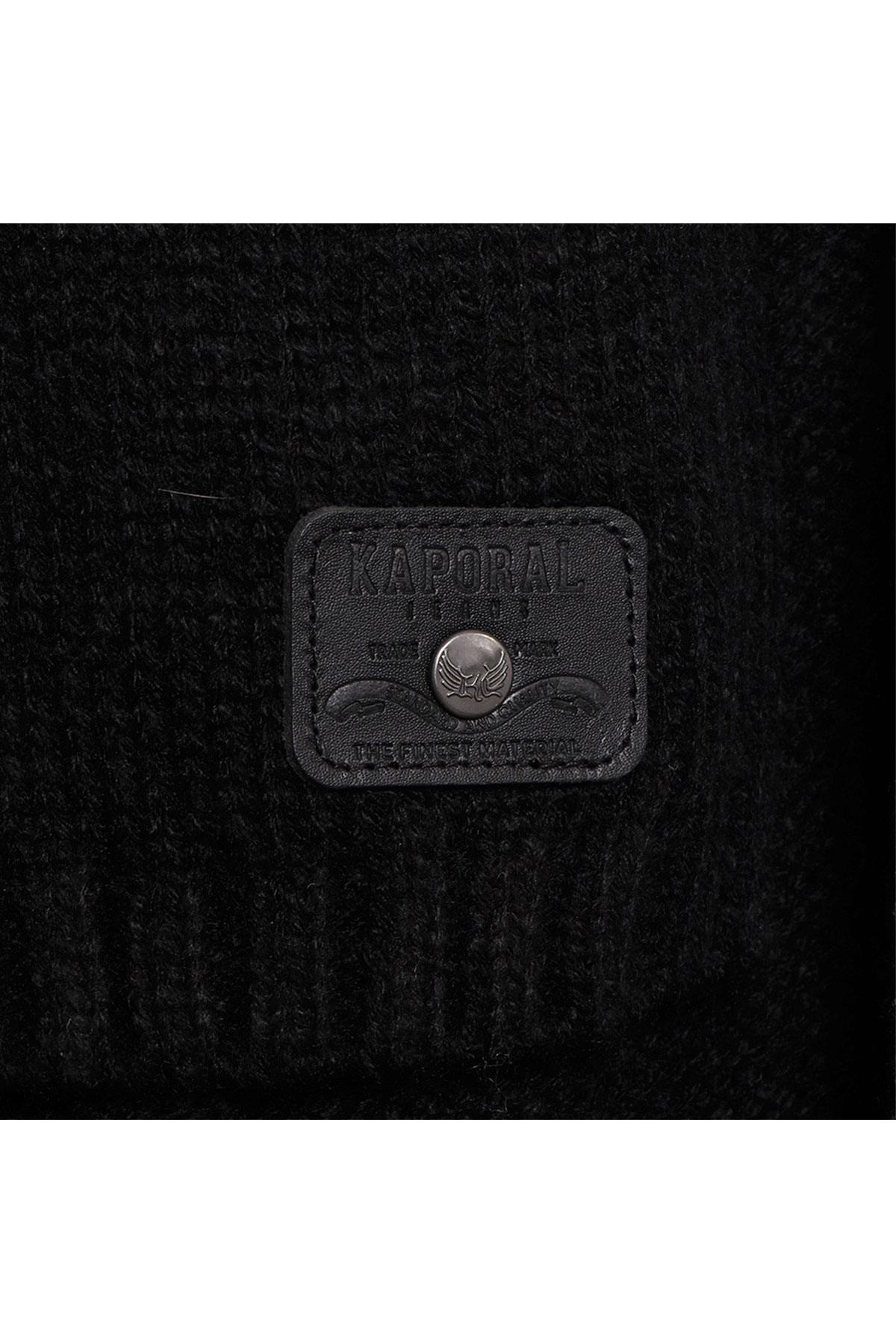 Black scarf and hat box - Image n°4