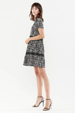 Short black patterned dress - Image n°3
