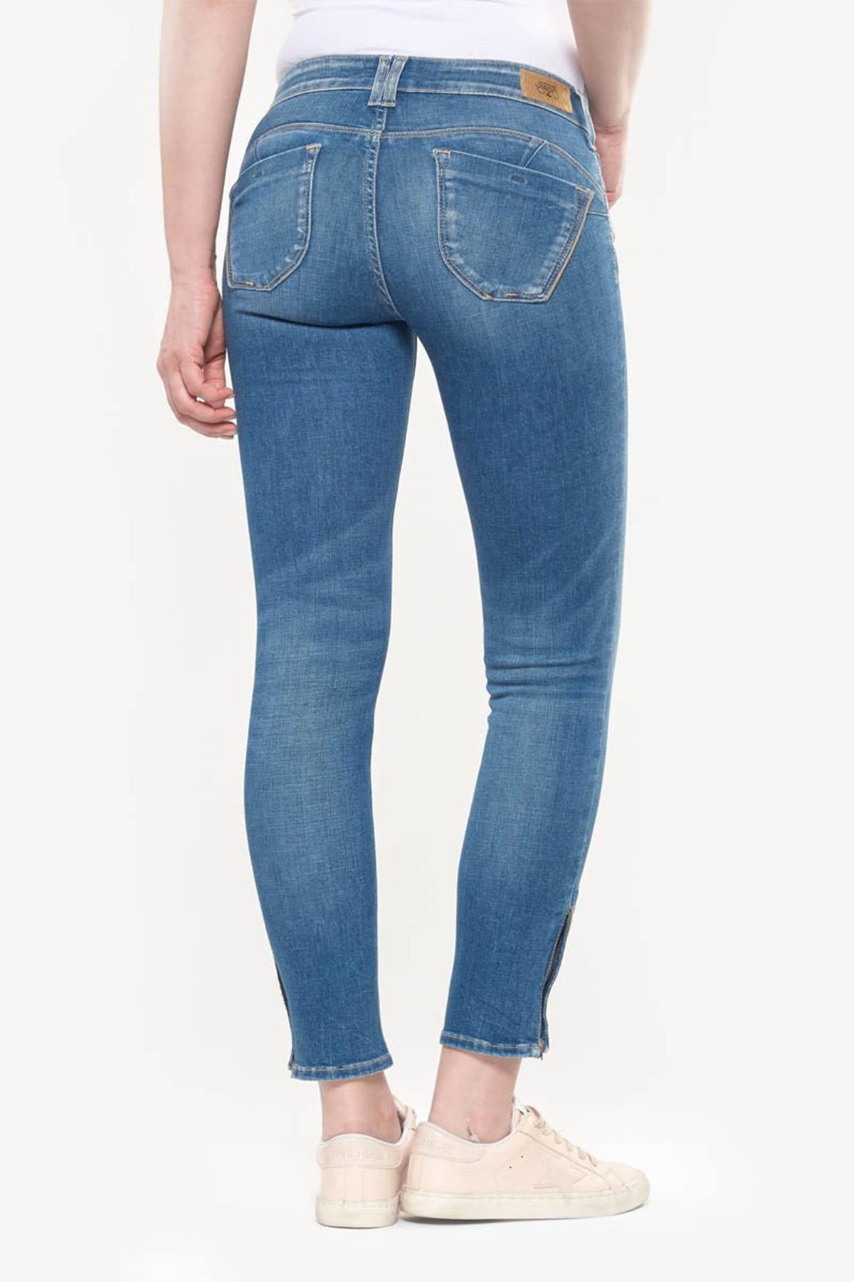 Women's fitted jeans with push-up effect - Image n°4